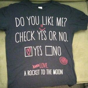 A Rocket to the Moon Women's Black Graphic Tee - 'Do You Like Me?'